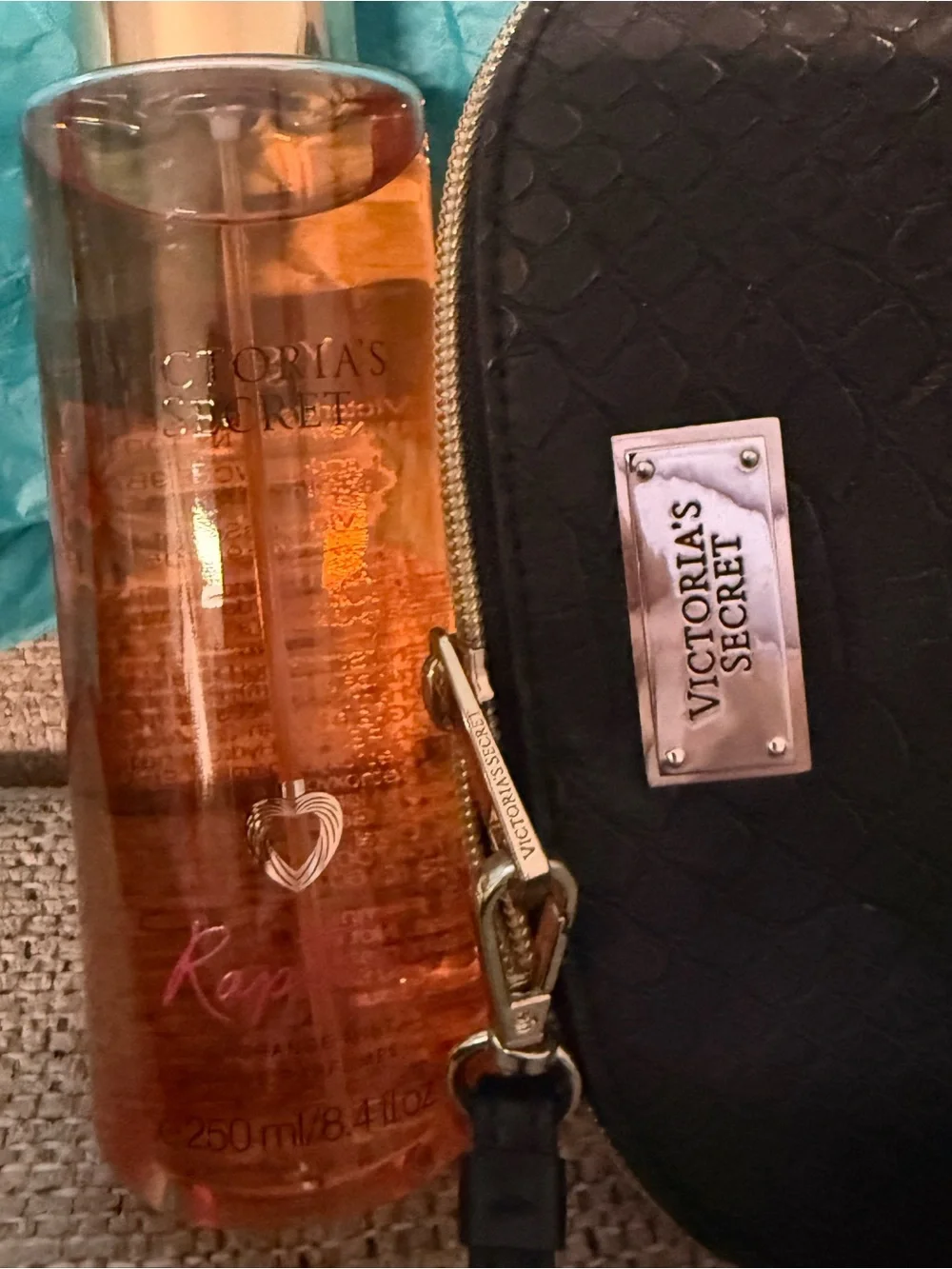 🍂🍁NEW 🍂🍁Victoria's Secret RAPTURE SPRAY Black Quilted Cosmetic Bag